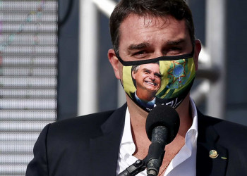 Flávio Bolsonaro comemora morte de miliciano 'que não era policial'